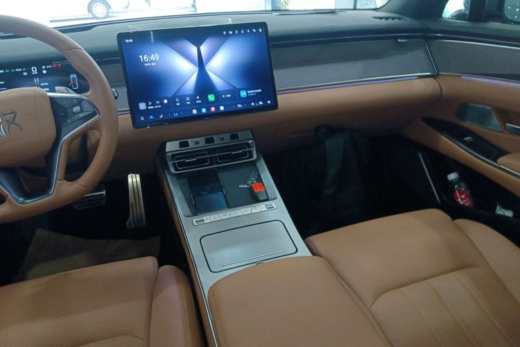 BYD HanL 2025 #17 BYD HanL 2025 car image #17