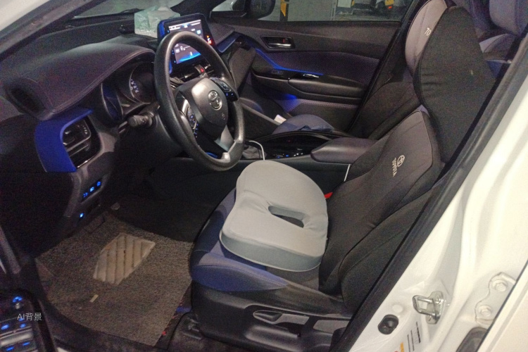 Toyota C-HR 2019 immagine di auto #17