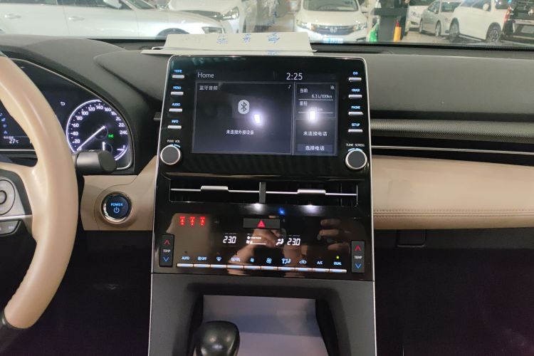 Toyota Avalon 2020 car image #17