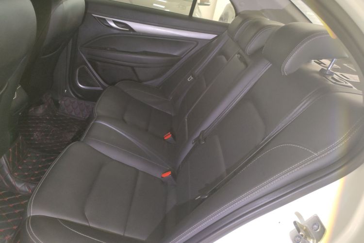 GEELY Emgrand 2019 #17 GEELY Emgrand 2019 car image #17