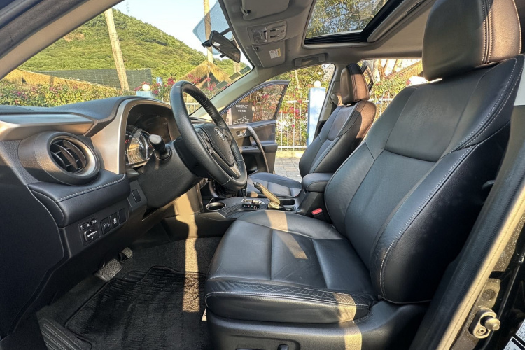 Toyota RAV4 2015 car image #17