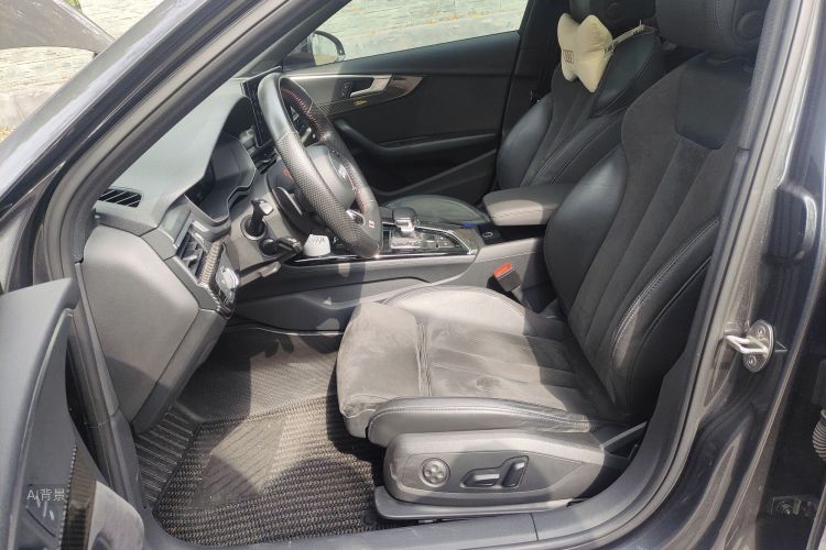 Audi A4L 2021 car image #17