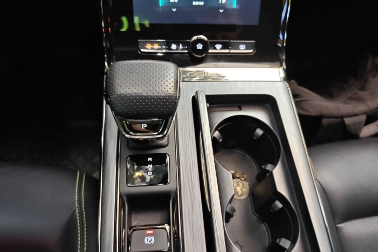 Roewe RX5 New Energy 2022 изображение автомобиля #17