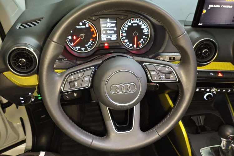 Q2L 2019 car image #17