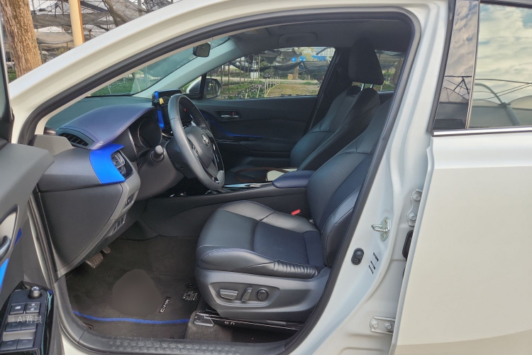 Toyota C-HR 2023 immagine di auto #17