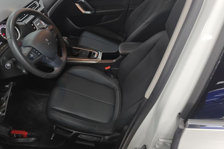 Peugeot 408 2015 #17 Peugeot 408 2015 car image #17