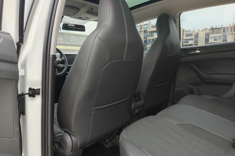 Volkswagen T-Cross 2022 car image #17