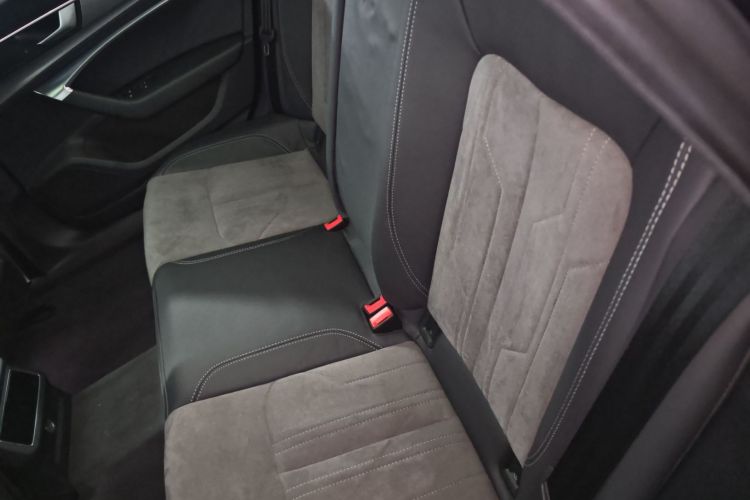 Audi A6L 2020 car image #17