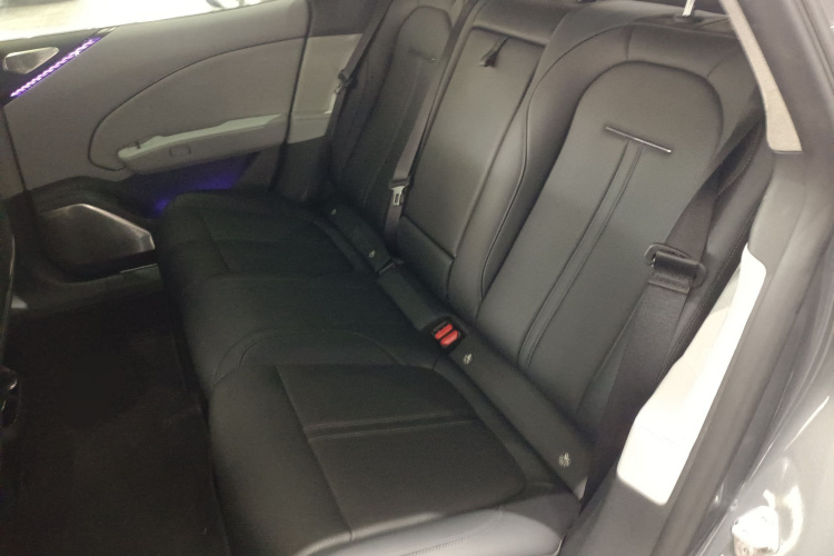 极氪 极氪007 2024 汽车图片 #17