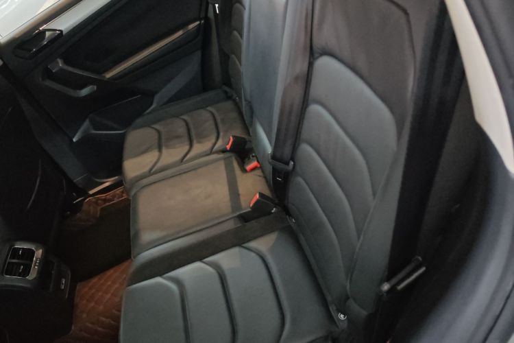 Volkswagen Tiguan L 2018 car image #17