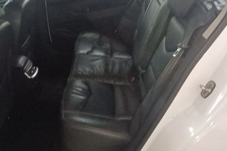 Citroen C4L 2015 car image #17