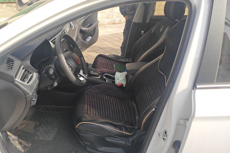 Roewe i5 2019 #17 Roewe i5 2019 car image #17