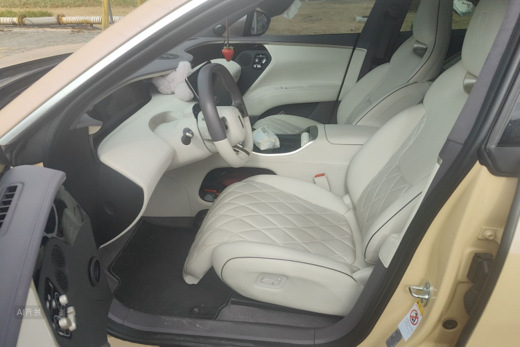 Avatr 11 2024 car image #17