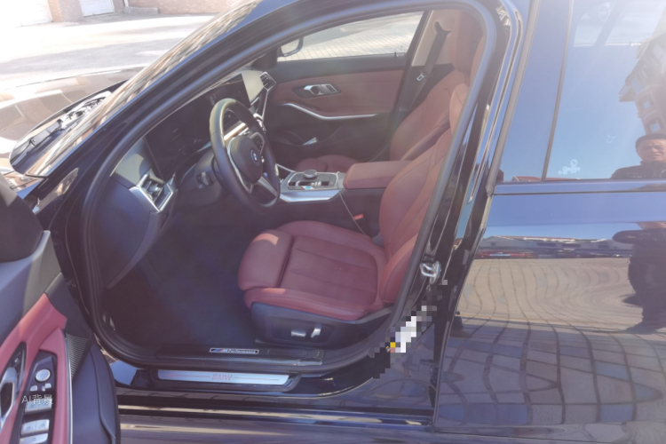 BMW i3 2023 car image #17