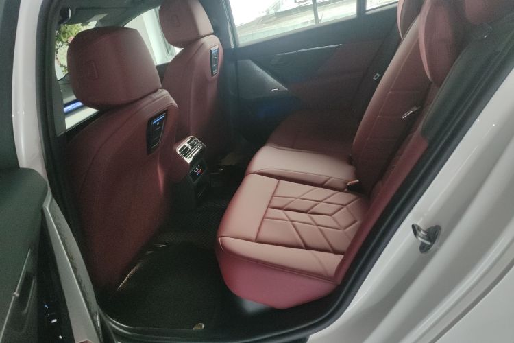 BMW 5 Series 2026 immagine di auto #17