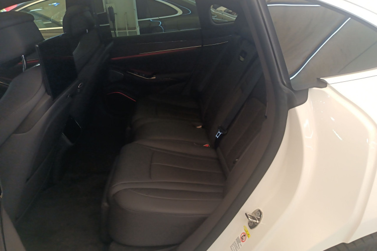 Denza Z9 2024 #17 Denza Z9 2024 car image #17