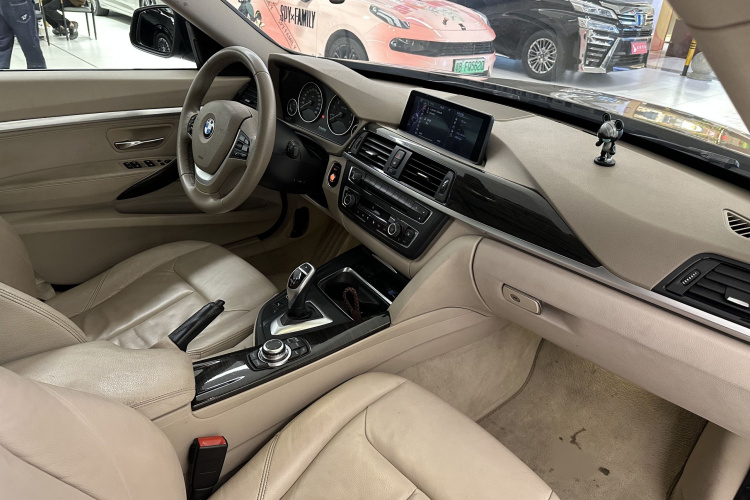 BMW 3 Series GT 2015 immagine di auto #17