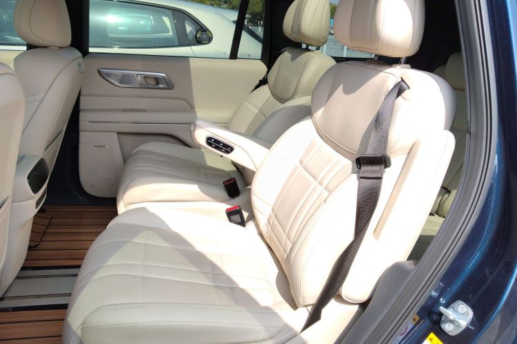 Deepal S09 2025 car image #17