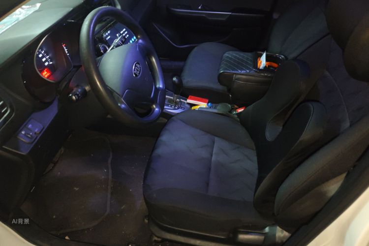 起亚 起亚K2 2015 汽车图片 #17