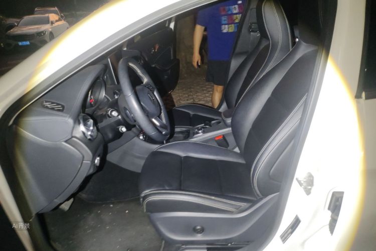 Mercedes-Benz GLA Class 2017 immagine di auto #17