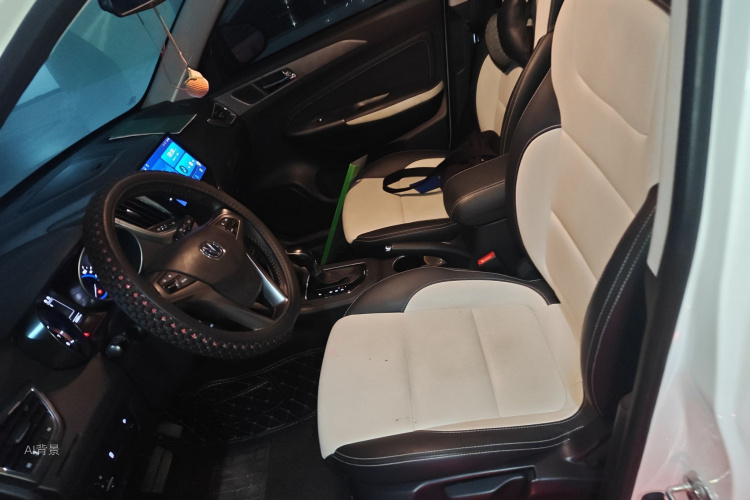 Changan CS35 2018 صورة سيارة #17