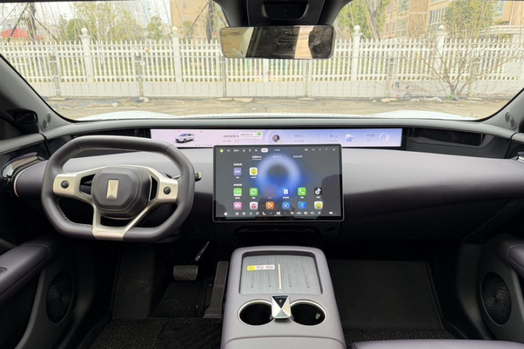 Avatr 07 2025 immagine di auto #17