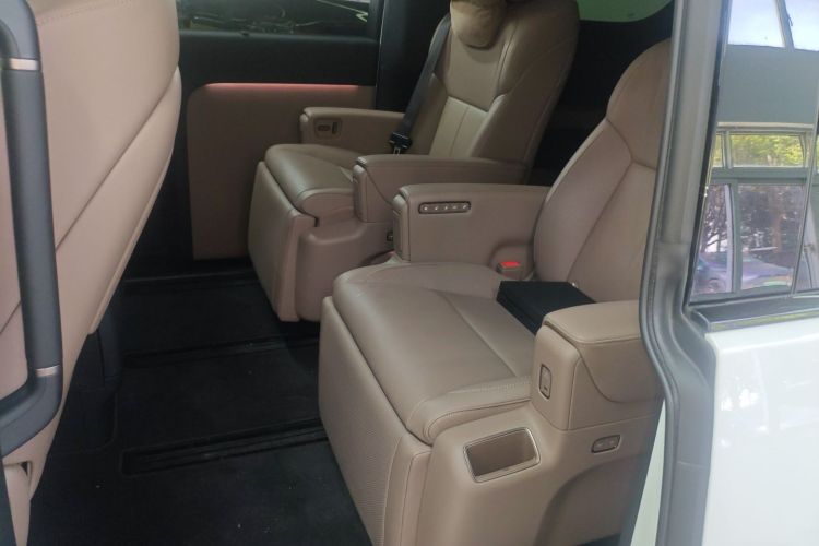 理想汽车 理想MEGA 2025 汽车图片 #17