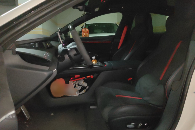 MI SU7 Ultra 2025 car image #17