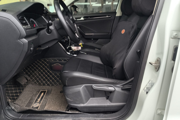 T-Roc 2018 car image #17
