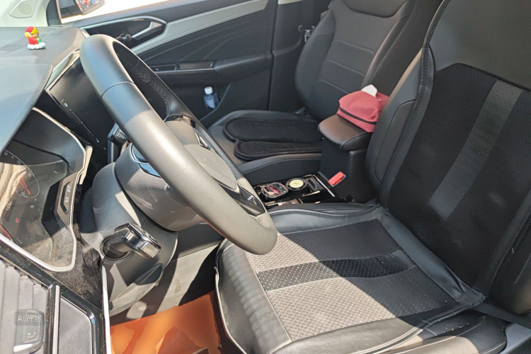 VS5 2024 car image #17