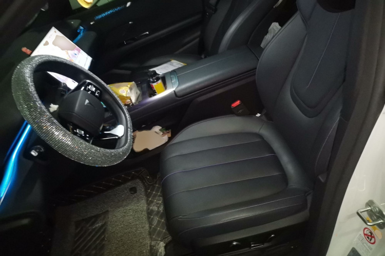 Deepal L07 2025 car image #17