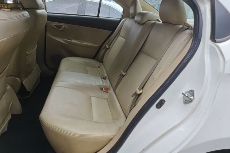 Vios 2015 car image #17