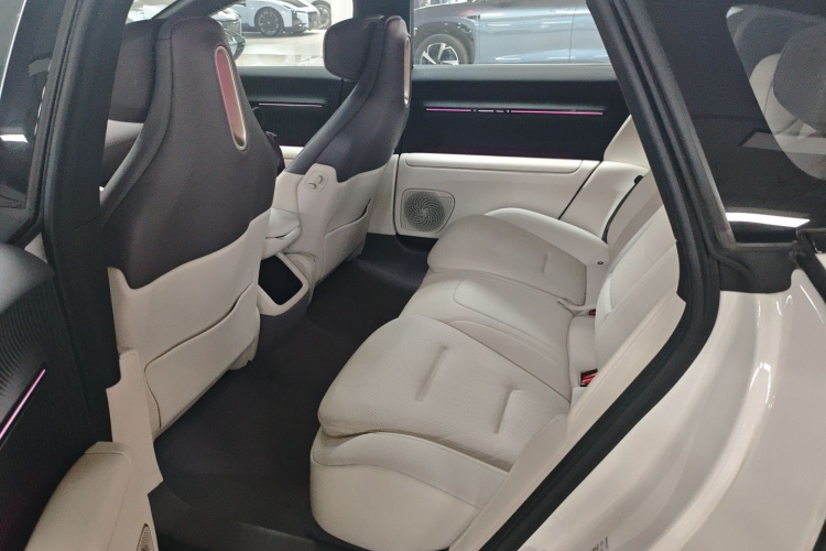 Avatr 12 2024 car image #17