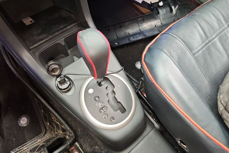 Suzuki Swift 2016 car image #17