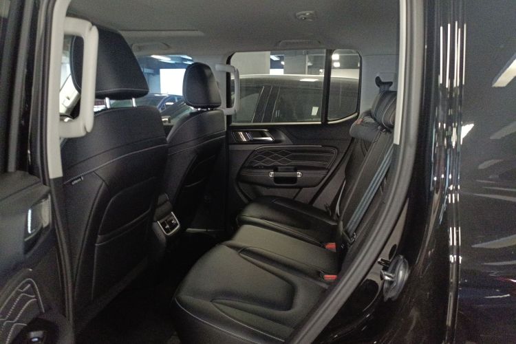 Tank 300 2025 car image #17