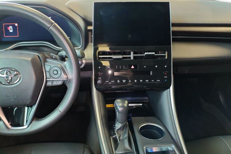 Toyota Avalon 2023 car image #17