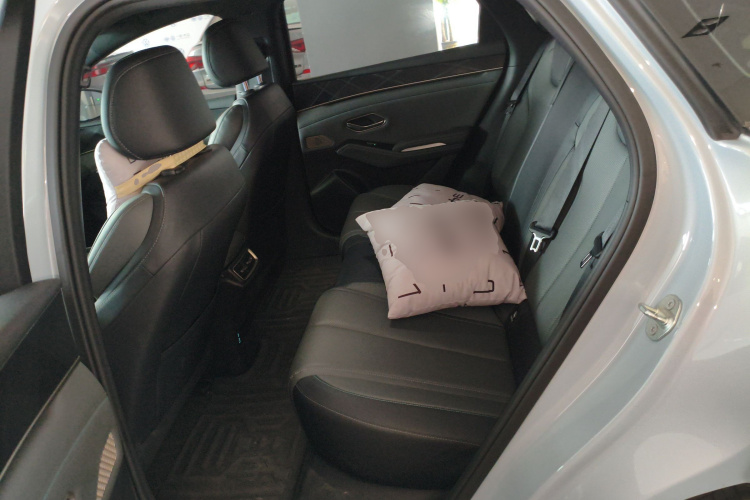 BYD Qin L 2024 immagine di auto #17