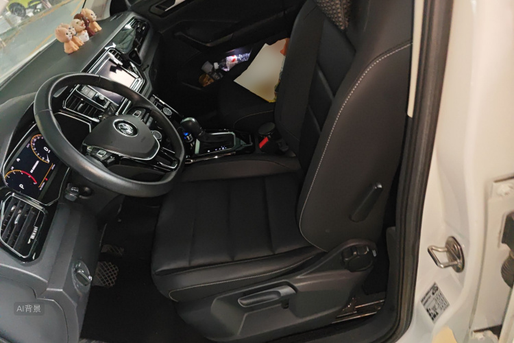 Volkswagen T-Roc 2019 car image #17