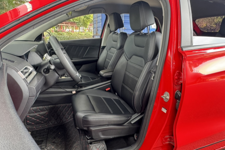 BYD e2 2019 immagine di auto #17