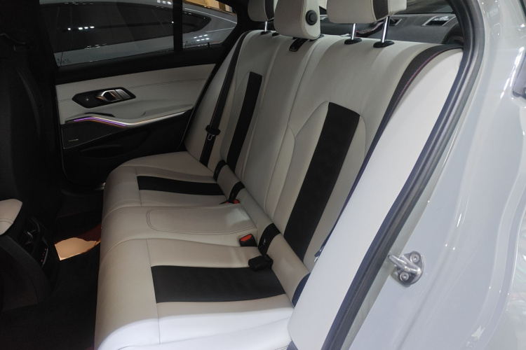 BMW M3 2022 imagem de carro #17