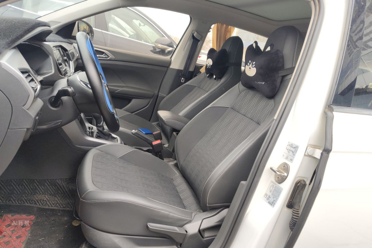 Volkswagen T-Cross 2020 car image #17