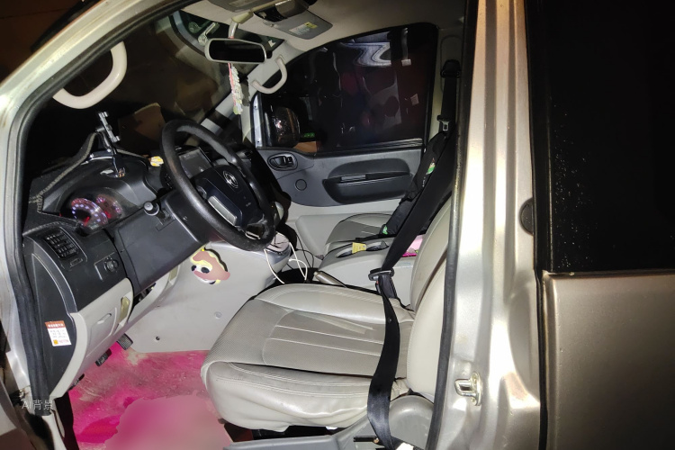 Forthing Lingzhi 2016 صورة سيارة #17