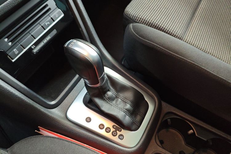 Volkswagen Sharan 2014 car image #17