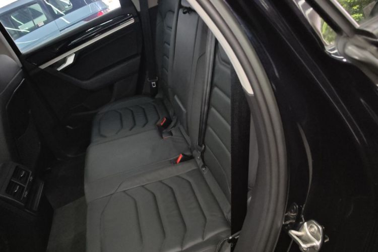 Volkswagen Touareg 2020 immagine di auto #17