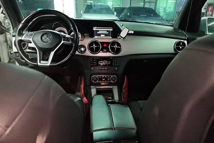 Mercedes-Benz GLK Class 2016 car image #17