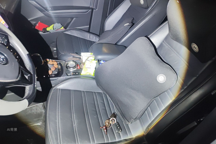 Volkswagen Touran 2020 car image #17