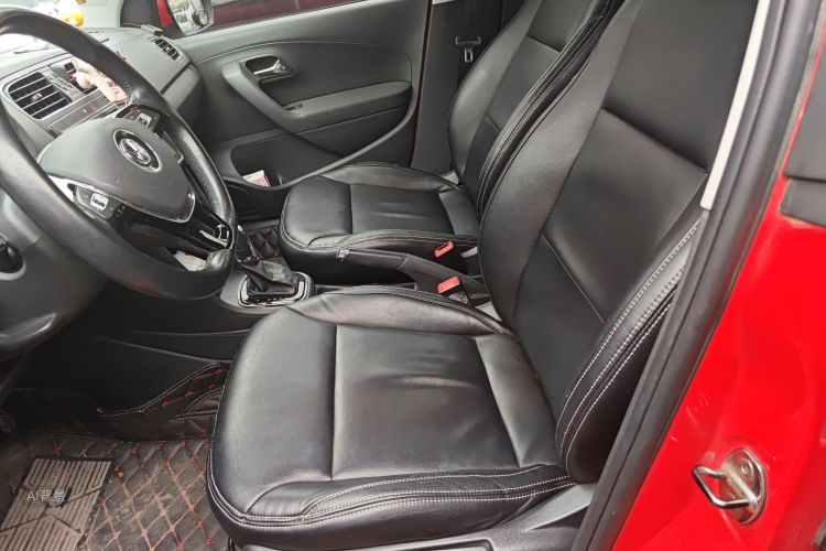 Polo 2016 car image #17