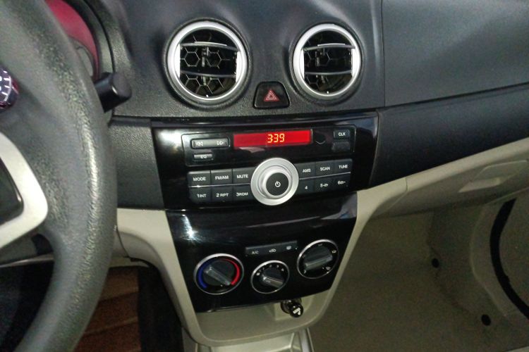 Changan Alsvin V3 2016 صورة سيارة #17