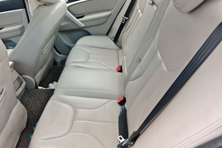 GEELY Emgrand 2016 car image #17