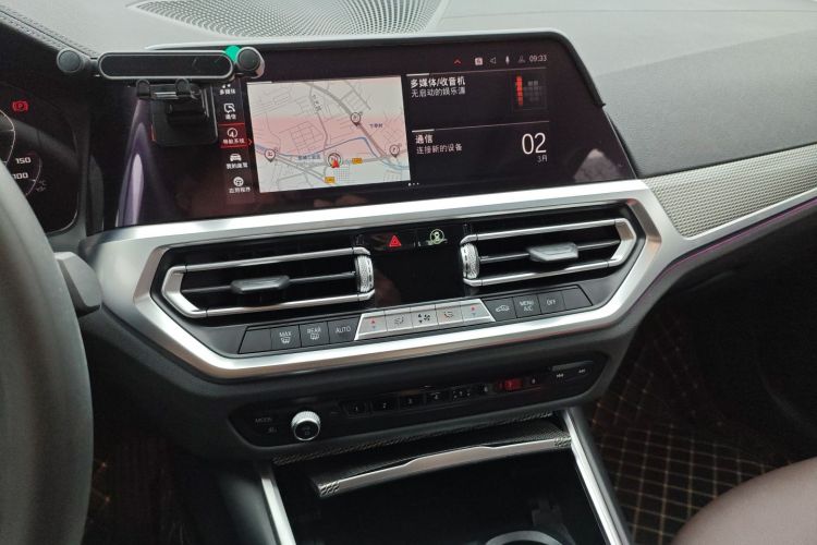 BMW 3 Series 2020 car image #17